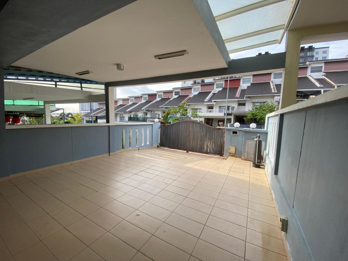 Entire Residential Home•Jia Residences Bkt Serdang沙登温暖的家 Seri Kembangan Eksteriør bilde
