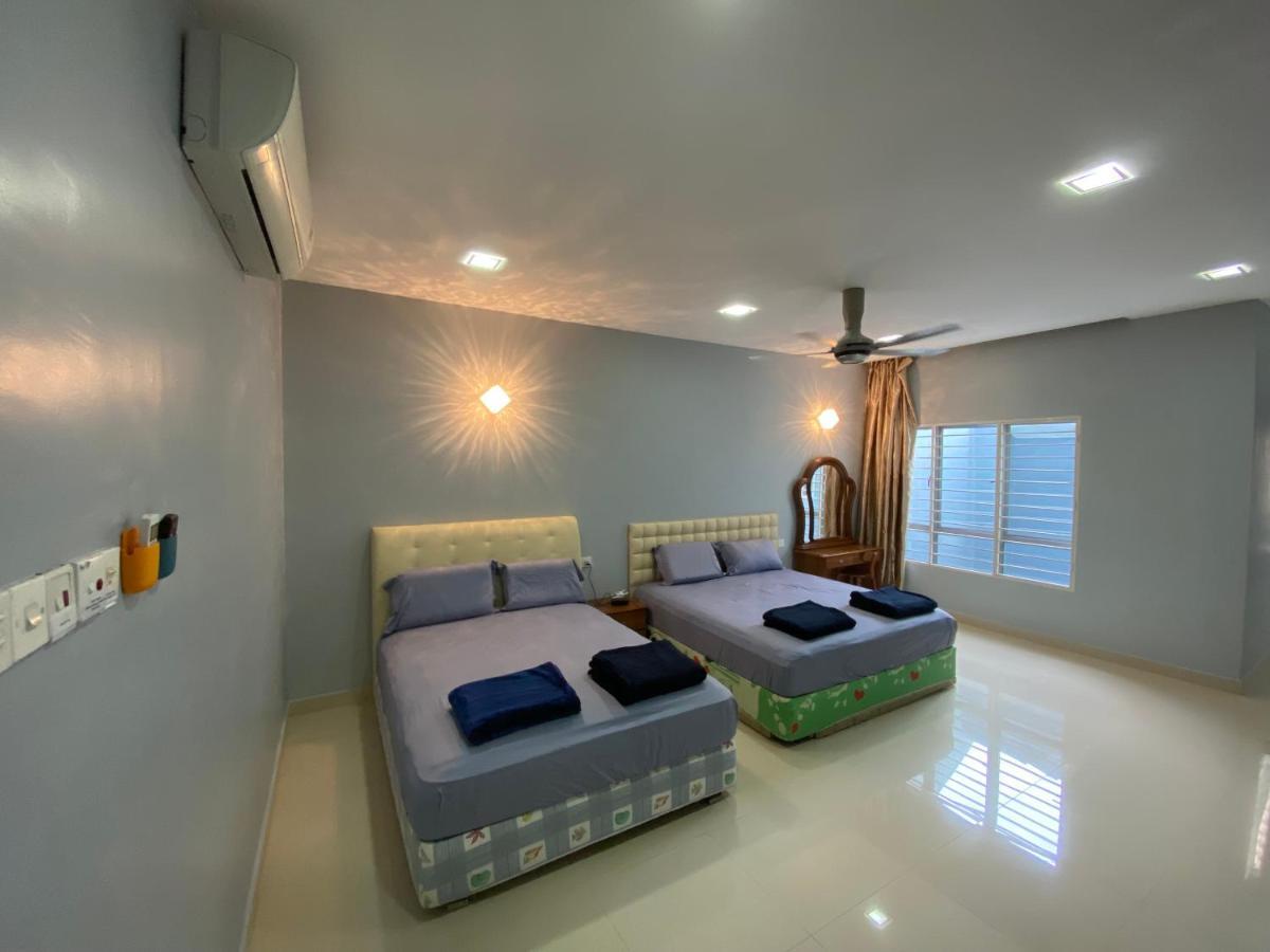 Entire Residential Home•Jia Residences Bkt Serdang沙登温暖的家 Seri Kembangan Eksteriør bilde