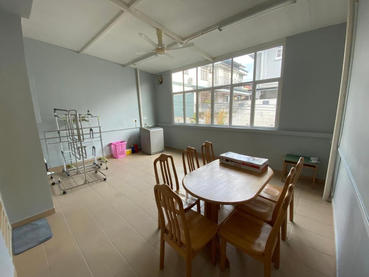 Entire Residential Home•Jia Residences Bkt Serdang沙登温暖的家 Seri Kembangan Eksteriør bilde