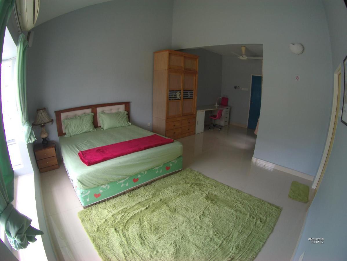 Entire Residential Home•Jia Residences Bkt Serdang沙登温暖的家 Seri Kembangan Eksteriør bilde